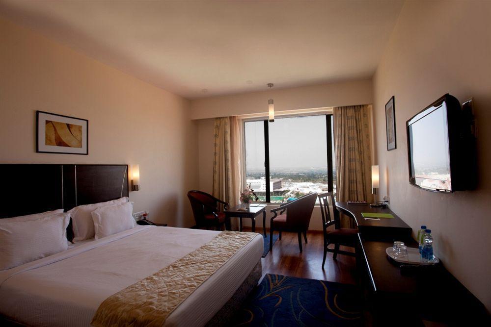 Hotel Leonia Holistic Destination Shamirpet Exterior foto