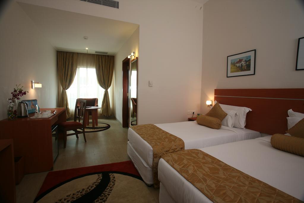 Hotel Leonia Holistic Destination Shamirpet Zimmer foto