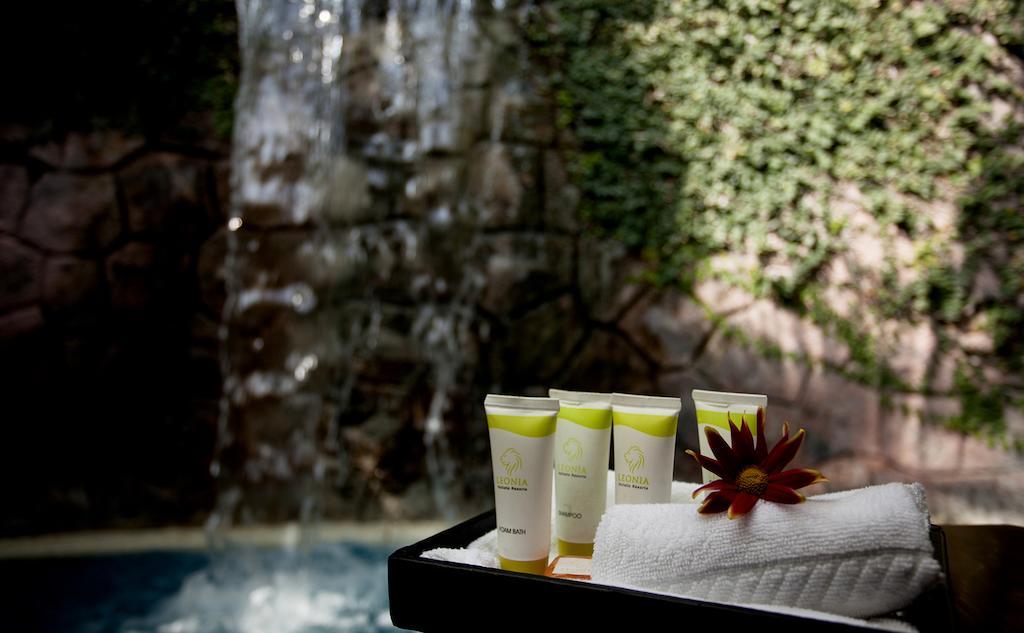 Hotel Leonia Holistic Destination Shamirpet Zimmer foto